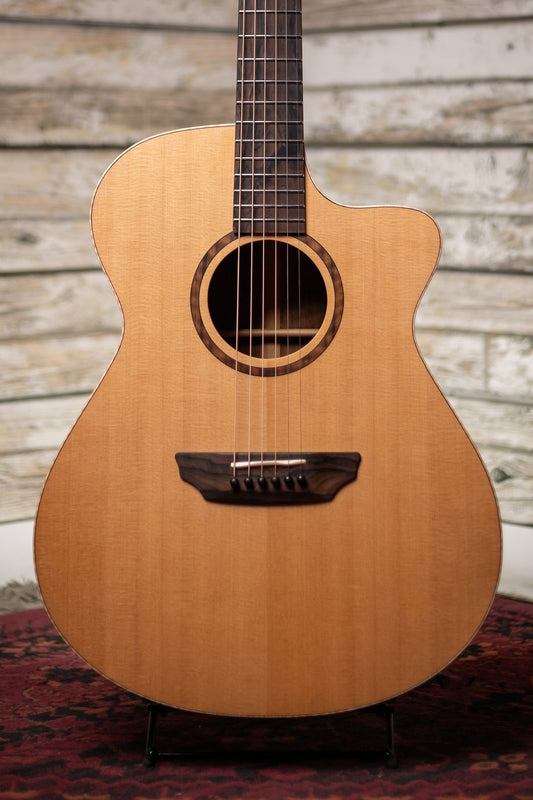Donovan Leah Guitars Caroline Master Grade Cutaway Acoustic Guitar - Natural